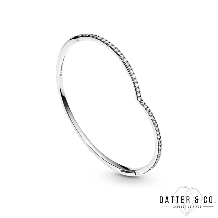 Aqui você encontra Pulseiras Femininas para todos os estilos! Pulseira Feminina de Prata, Ouro 18K e Pulseiras de Berloques, Berloques, Pulseiras de Berloques de Prata! Peças feitas para durar! Confira nossas promoções e leve frete grátis para todo o Brasil! Garantia de envio e devolução fácil.