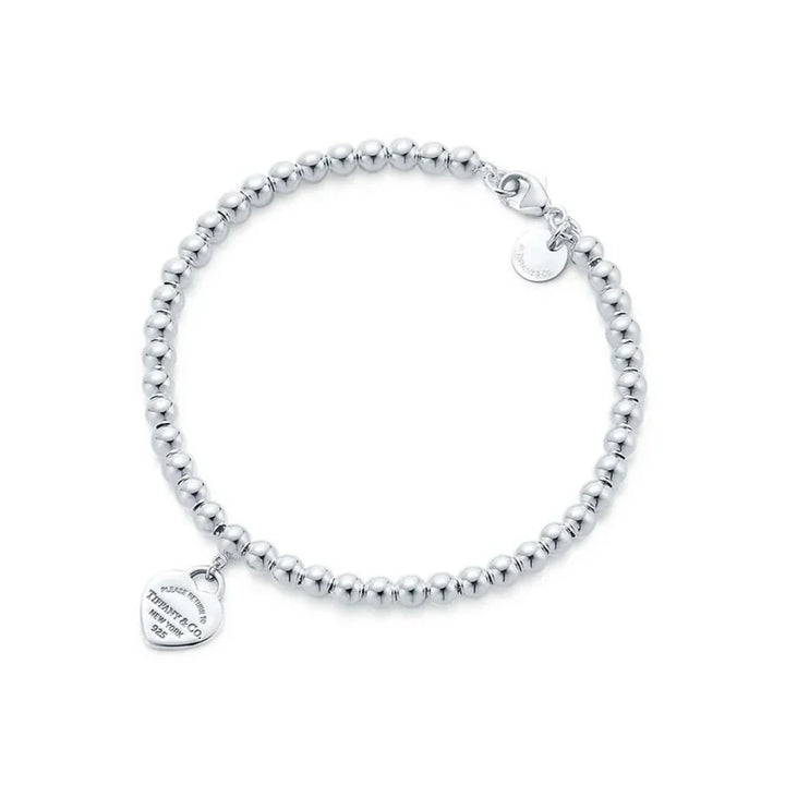 Aqui você encontra Pulseiras Femininas para todos os estilos! Pulseira Feminina de Prata, Ouro 18K e Pulseiras de Berloques, Berloques, Pulseiras de Berloques de Prata! Peças feitas para durar! Confira nossas promoções e leve frete grátis para todo o Brasil! Garantia de envio e devolução fácil.