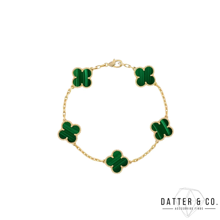Aqui você encontra Pulseiras Femininas para todos os estilos! Pulseira Feminina de Prata, Ouro 18K e Pulseiras de Berloques, Berloques, Pulseiras de Berloques de Prata! Peças feitas para durar! Confira nossas promoções e leve frete grátis para todo o Brasil! Garantia de envio e devolução fácil.